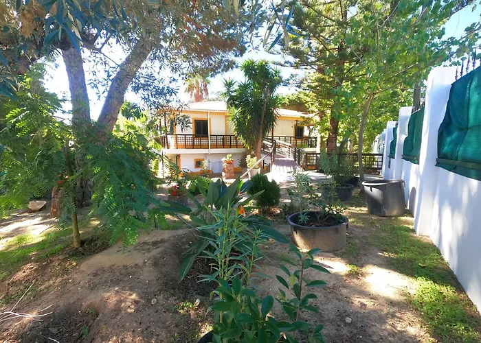Caparica, V4 House With Garden In Lazarim, Caparica